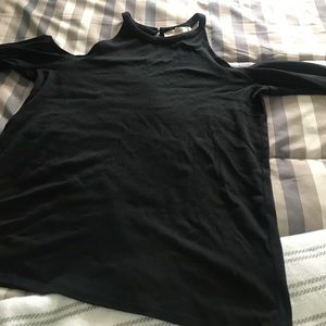 Shoulder cut out shirt
